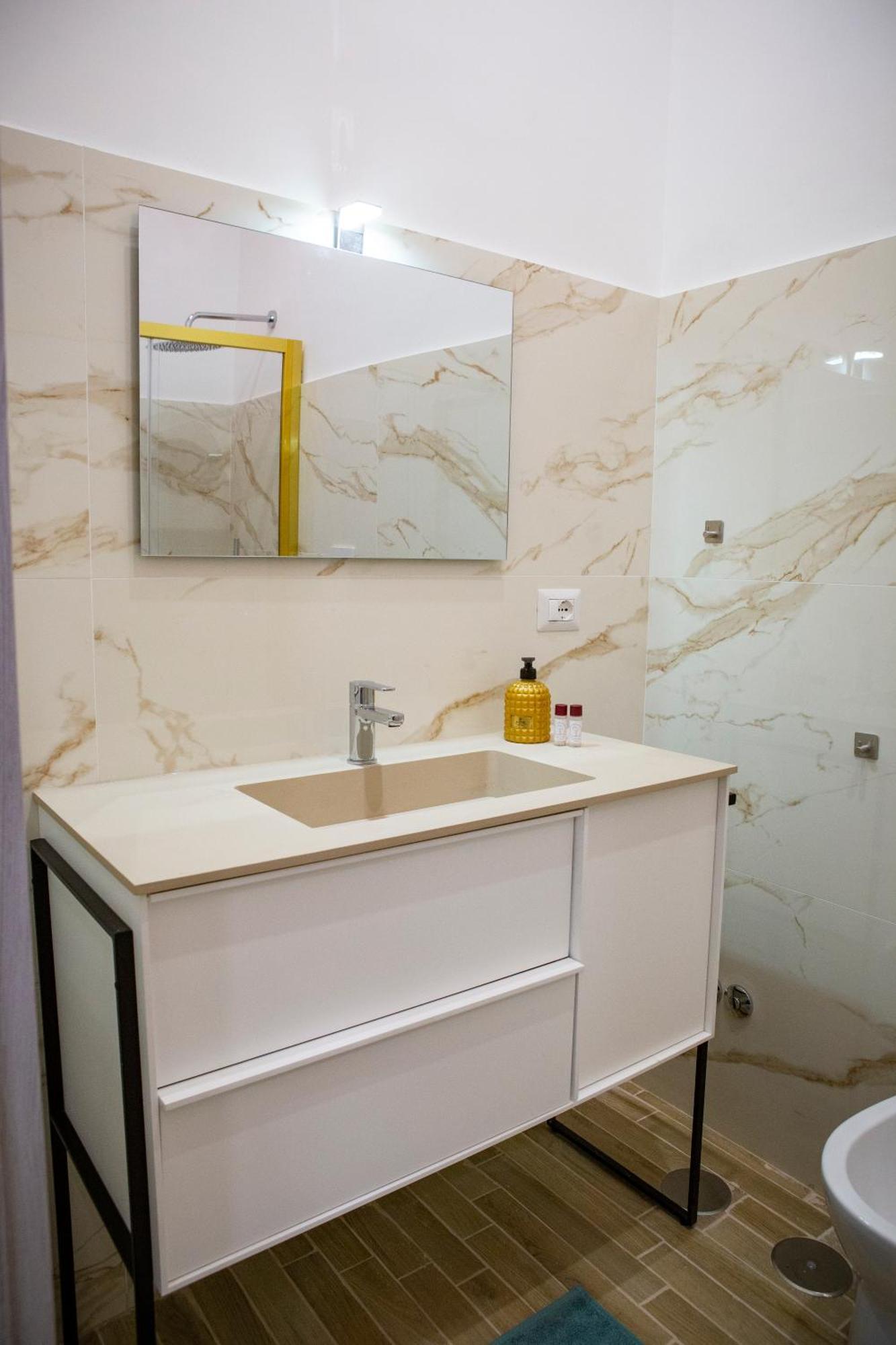 Napoli Skyport Bed & Breakfast Ngoại thất bức ảnh
